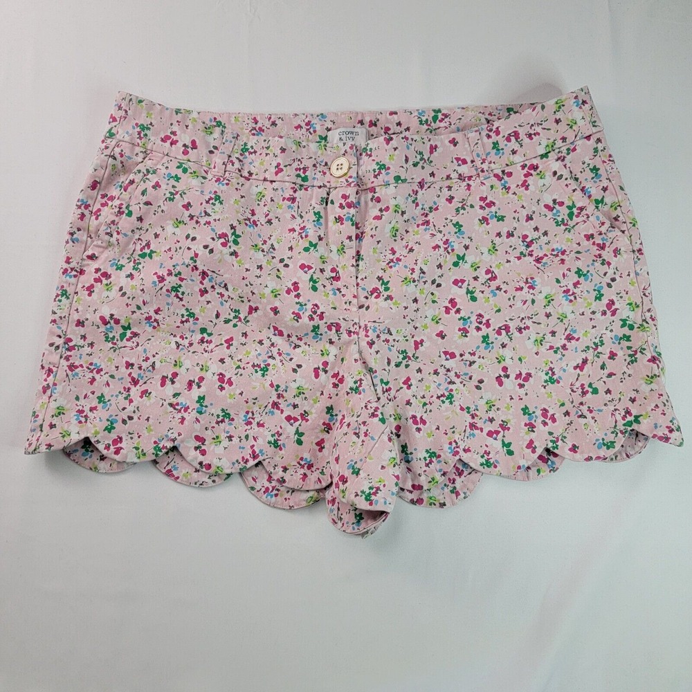 crown & ivy Pink Floral Scallop-Hem Shorts